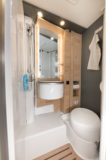 The bathroom in the basic position! The swivel wall nestles against the outer wall to save space and thus ensures plenty of elbow room