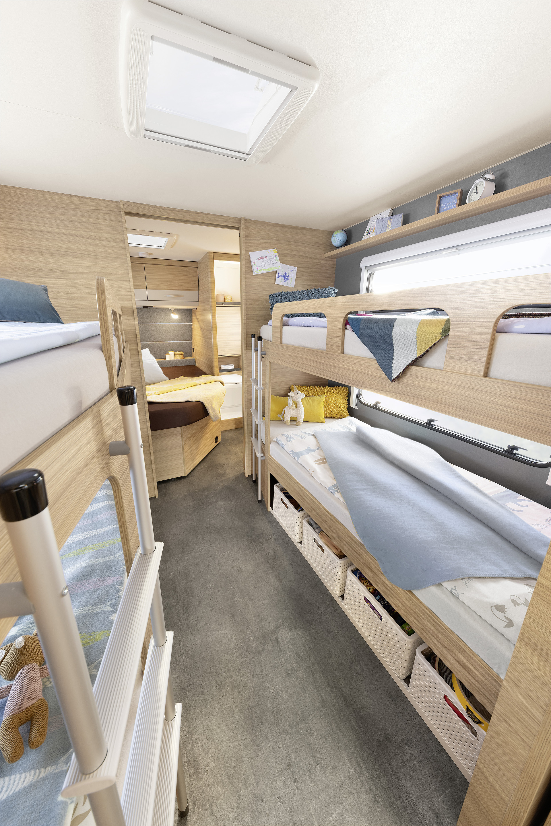 Perfect for large families: a second bunk bed for two people is optionally available instead of the seating lounge (depending on the layout) • 730 FKR | Galaxy