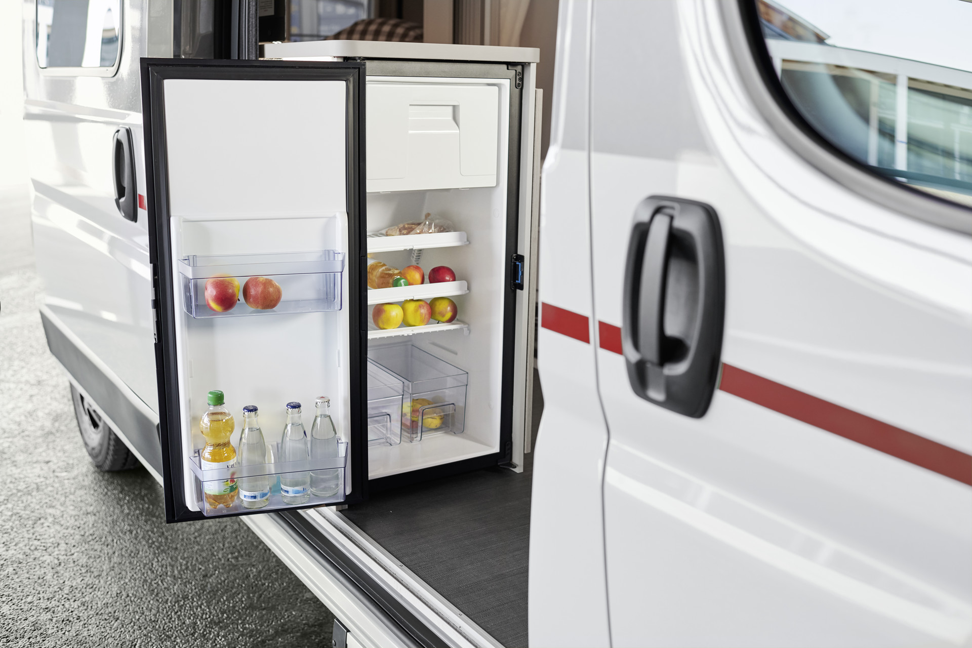 Large capacity – the 84-litre fridge with 3-star freezer compartment