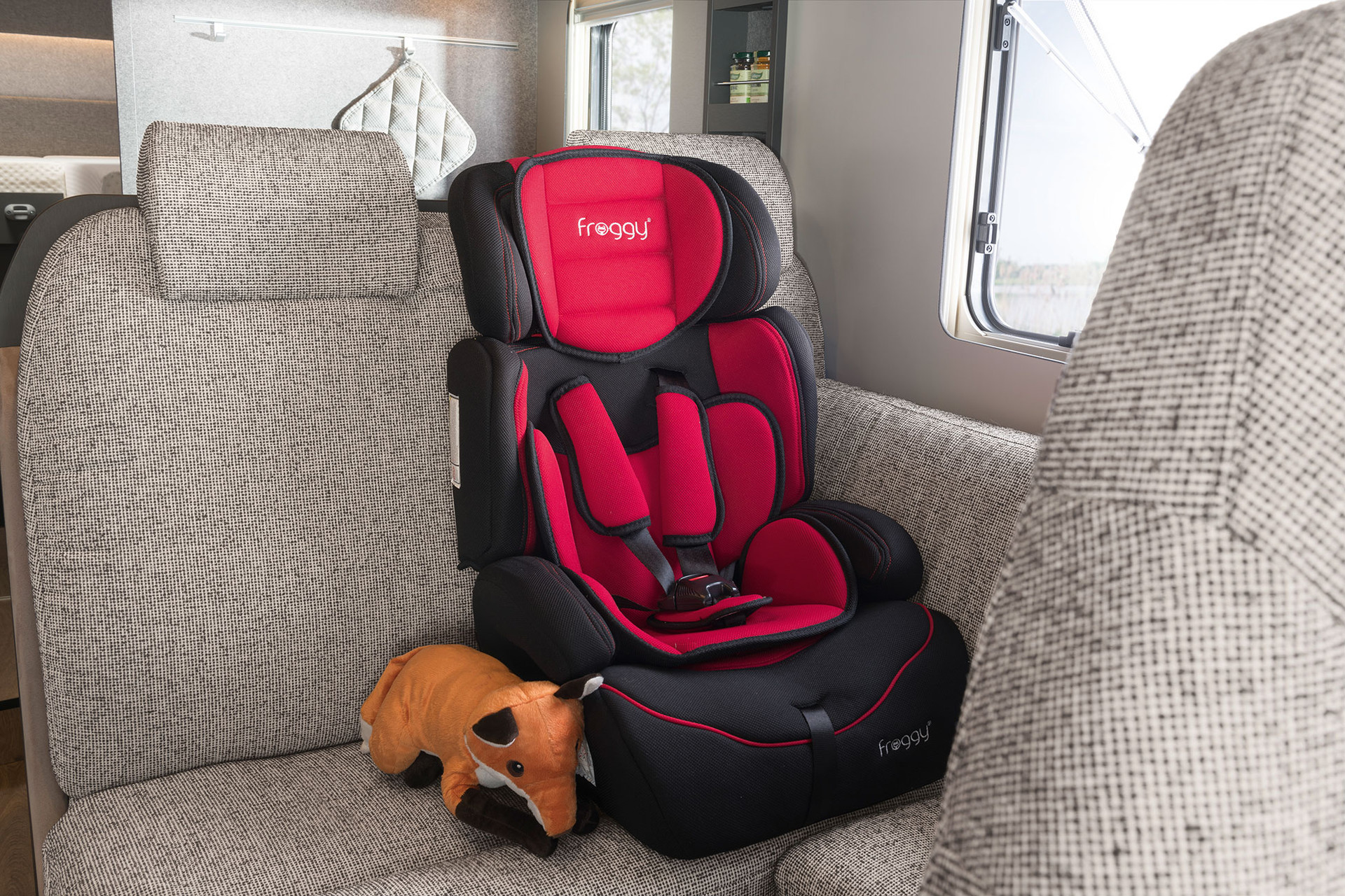 Auf Wunsch kann das Isofix-System zur sicheren Befestigung von Kindersitzen eingebaut werden. Nicht möglich bei Modellen mit Längssitzbänken.