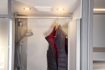 Ideal for wet clothes: Drainer bar in the shower stall (model dependent)