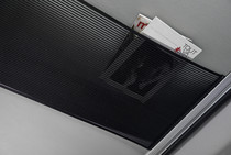 An additional luggage net under the headliner makes optimum use of all available storage space.