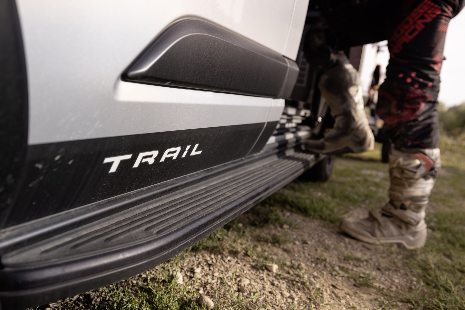 Trail stickers on the right/left side  of the vehicle and the tailgate. Steps on the right and left for extra safety and  comfortable access.