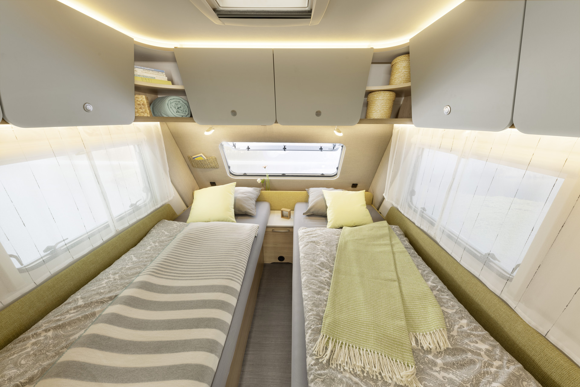 The single beds can optionally be converted into a large sleeping area in the blink of an eye • 510 ER | Skagen