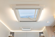The large panoramic skylight with LED light lets both air and daylight into the vehicle (optional)