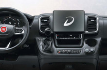 Automatic cab climate control, leather steering wheel, dashboard with aluminium trim and much more