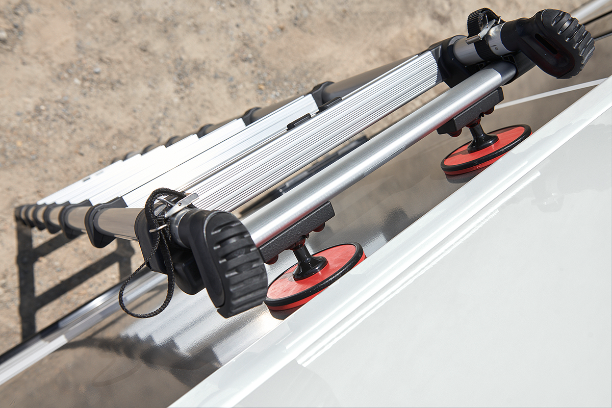 The optionally available gecko feet make the extendable ladder extremely stable and easier to use outside the vehicle